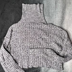 ✨ Crop top turtleneck sweater ✨